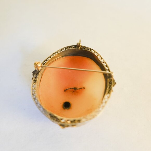 Cameo Vintage Brooch Pendant with genuine Diamond - Picture 3 of 3